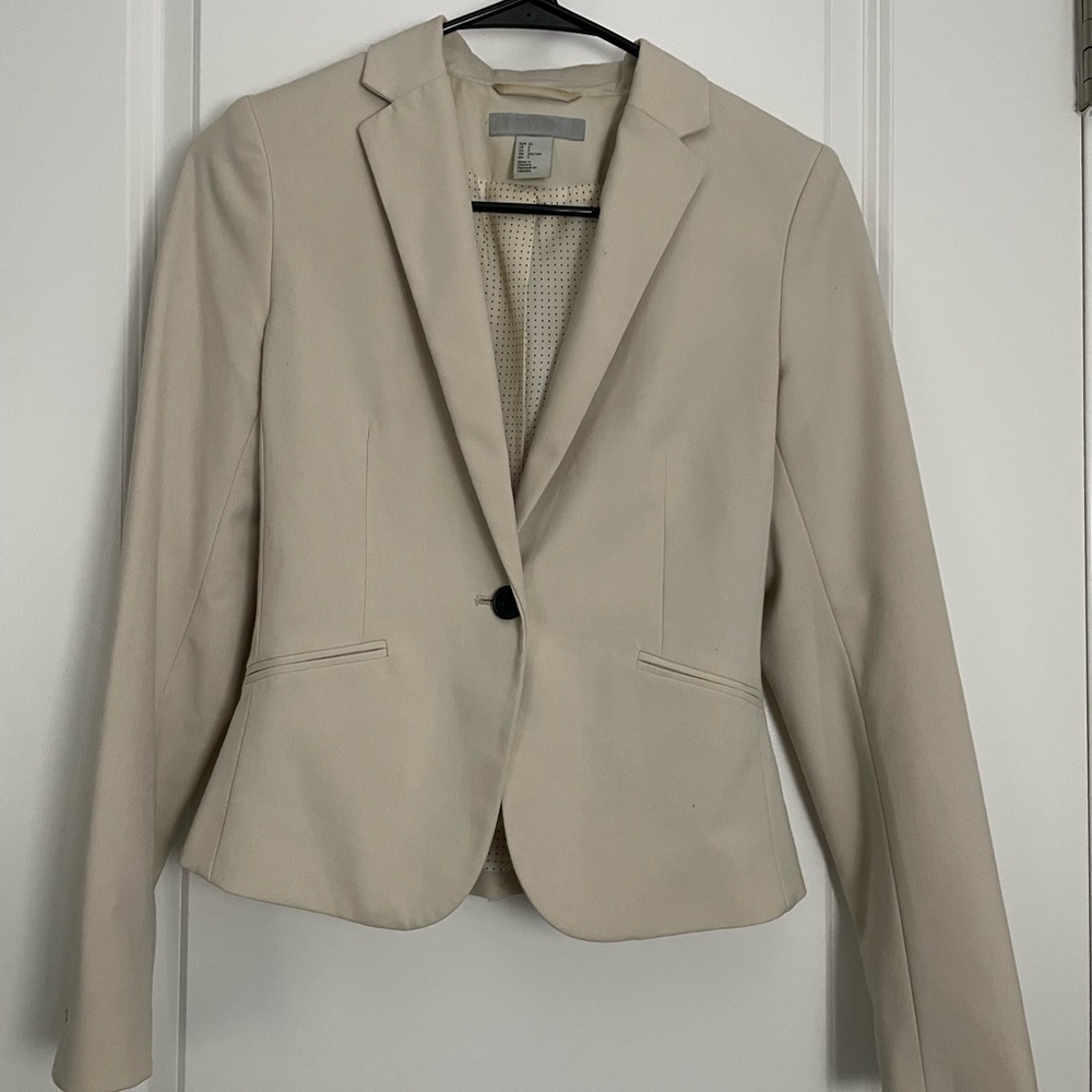 Beige H&M Blazer (like new)